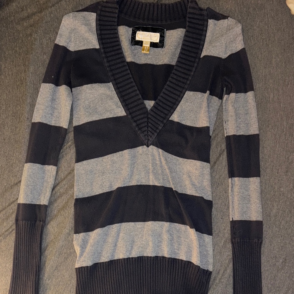 American Eagle Outfitters Black and Gray V-Neck Sweater